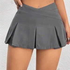 Pleated mini skirt